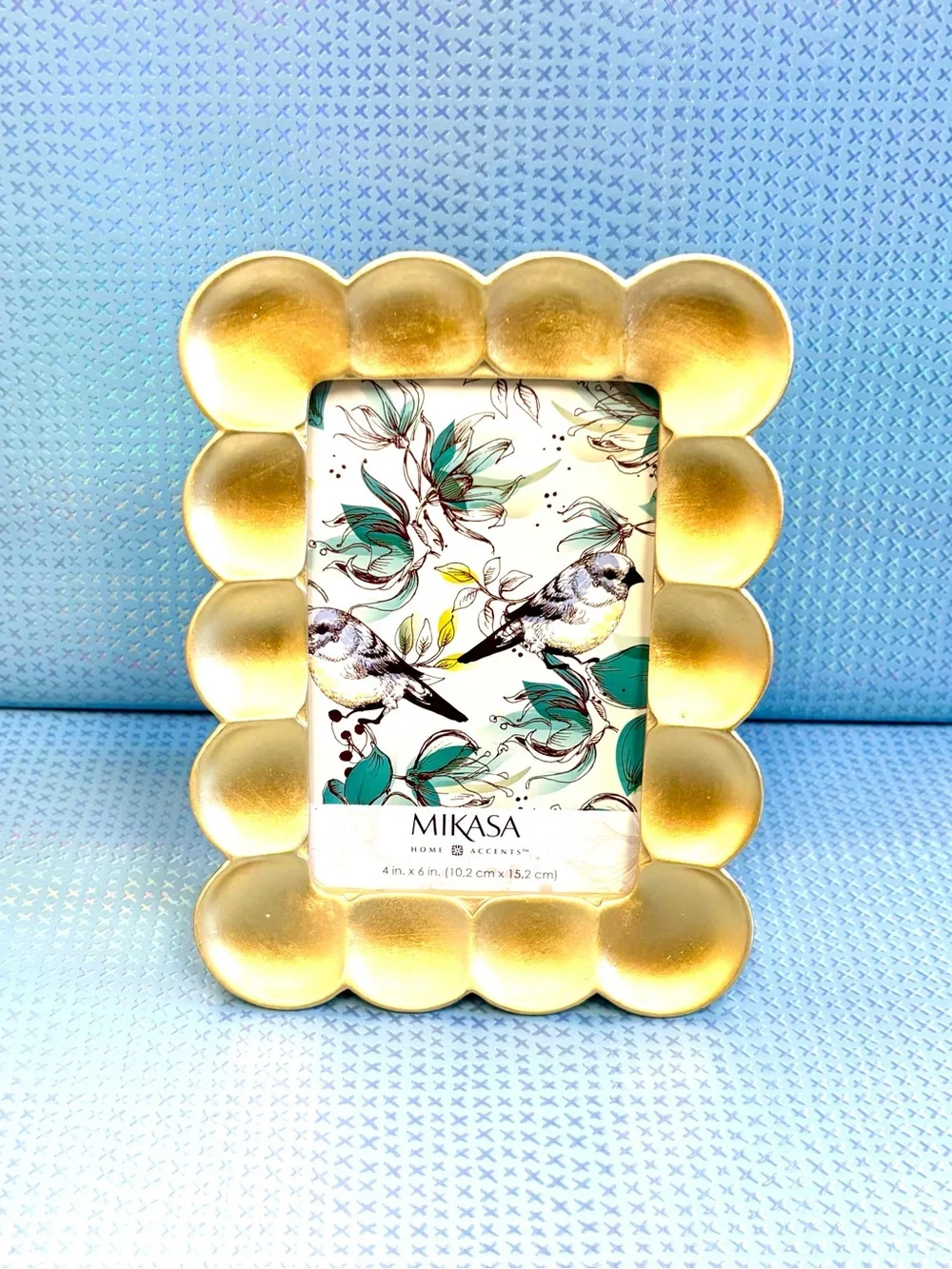 Mikasa Home Accents 4 x 6 Gold Scalloped Picture Frame Tabletop or Wall F461026